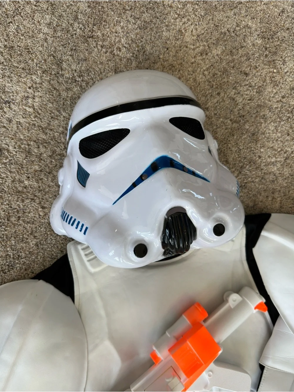 Star Wars Stormtrooper Costume with BStar Wars Stormtrooper Costume with Blaster